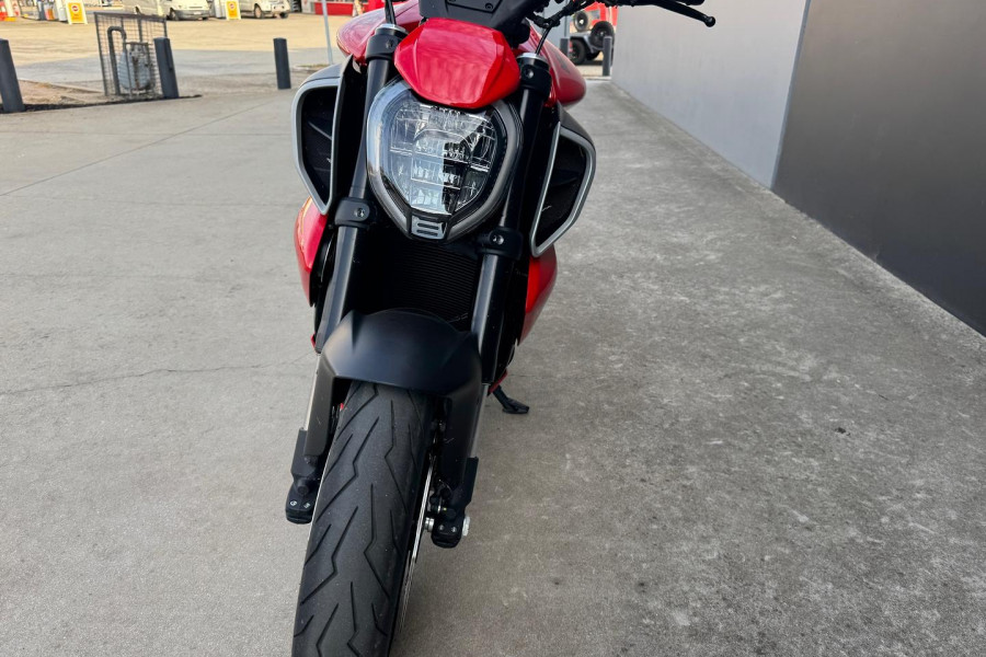 2024 Ducati Diavel V4 Diavel Image 13