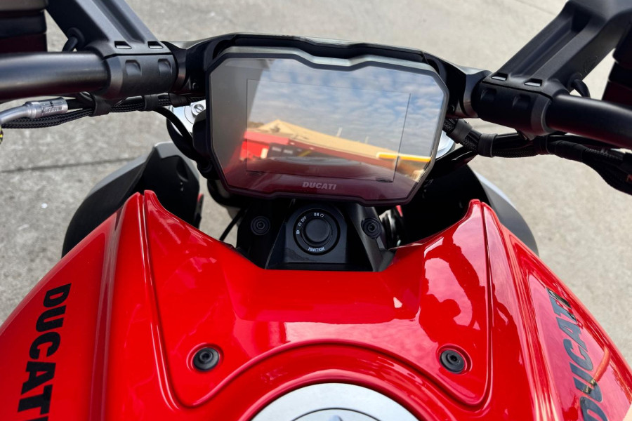 2024 Ducati Diavel V4 Diavel Image 17