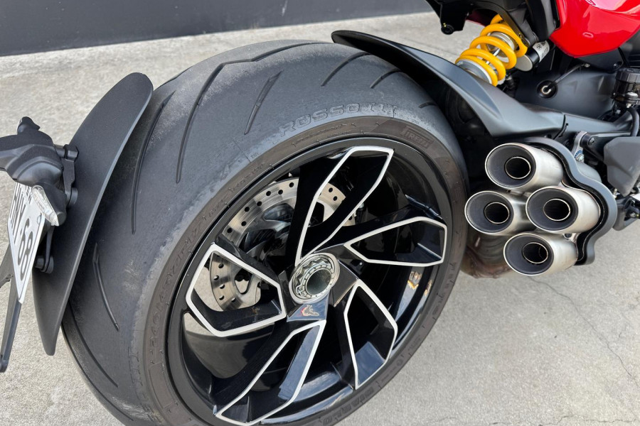 2024 Ducati Diavel V4 Diavel Image 18