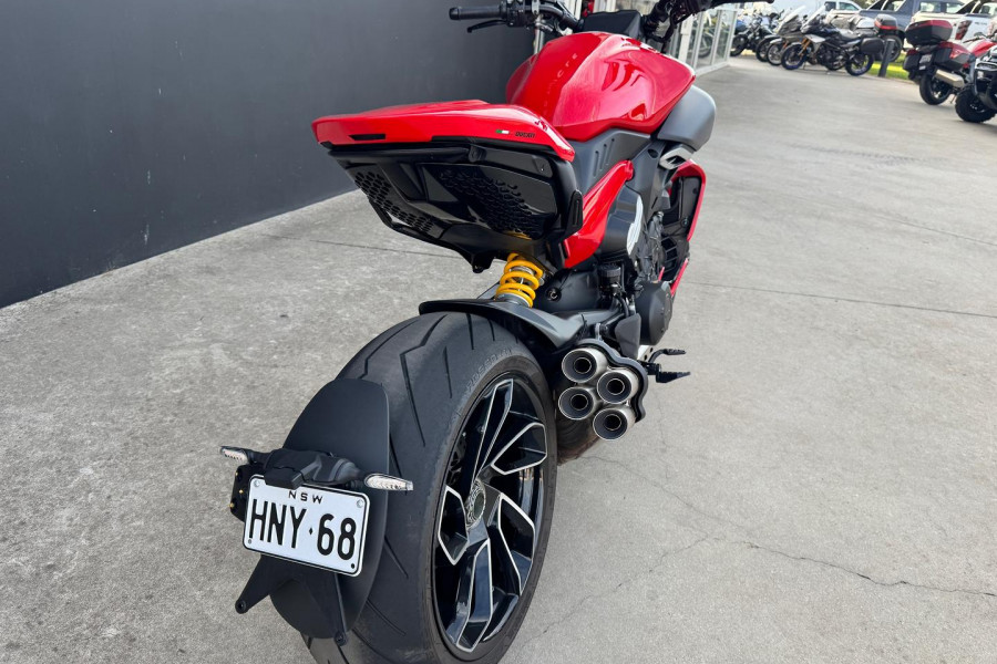 2024 Ducati Diavel V4 Diavel Image 6