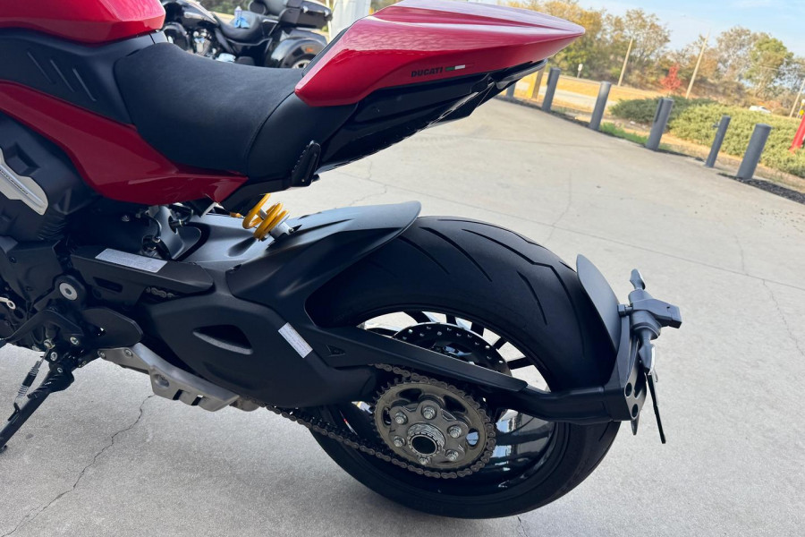 2024 Ducati Diavel V4 Diavel Image 9