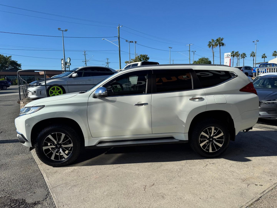 2017 Mitsubishi Pajero Sport QE Exceed SUV Image 9