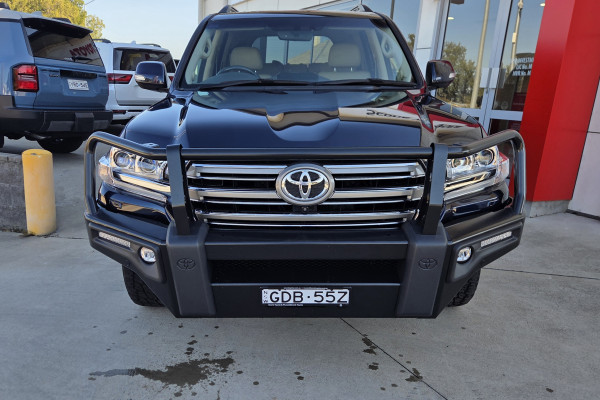2019 Toyota LandCruiser VDJ200R VX SUV Image 2