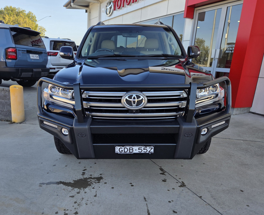 2019 Toyota LandCruiser VDJ200R VX SUV Image 2
