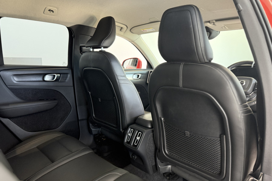 2021 Volvo XC40 XZ T4 Momentum SUV Image 10