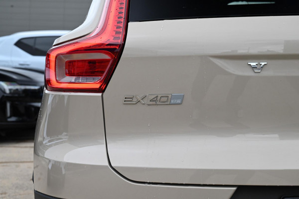 2026 Volvo EX40  Ultra Single Motor Extended Range SUV Image 12