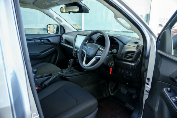 2026 MY25.5 Isuzu D-MAX RG SX Cab Chassis Image 7