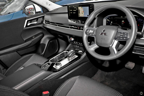 2026 Mitsubishi Outlander ZM ES SUV Image 6