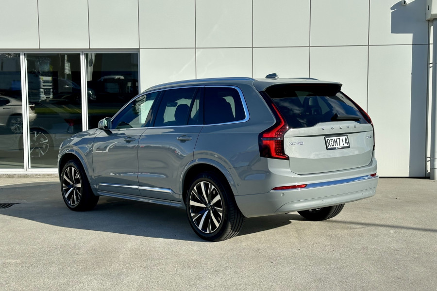 2025 Volvo XC90 L Series Ultra B5 Bright SUV Image 7