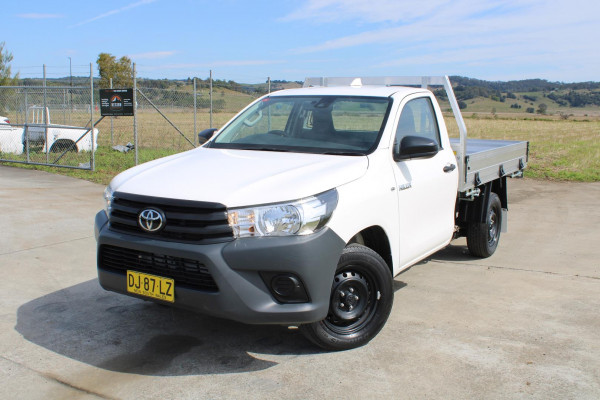 2023 Toyota Hilux TGN121R Workmate Cab Chassis Image 2