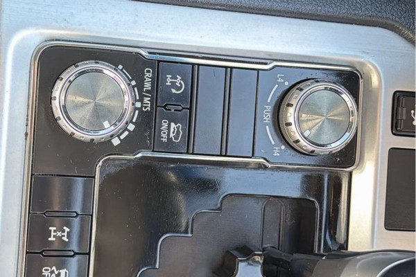 2019 Toyota LandCruiser VDJ200R VX SUV Image 20