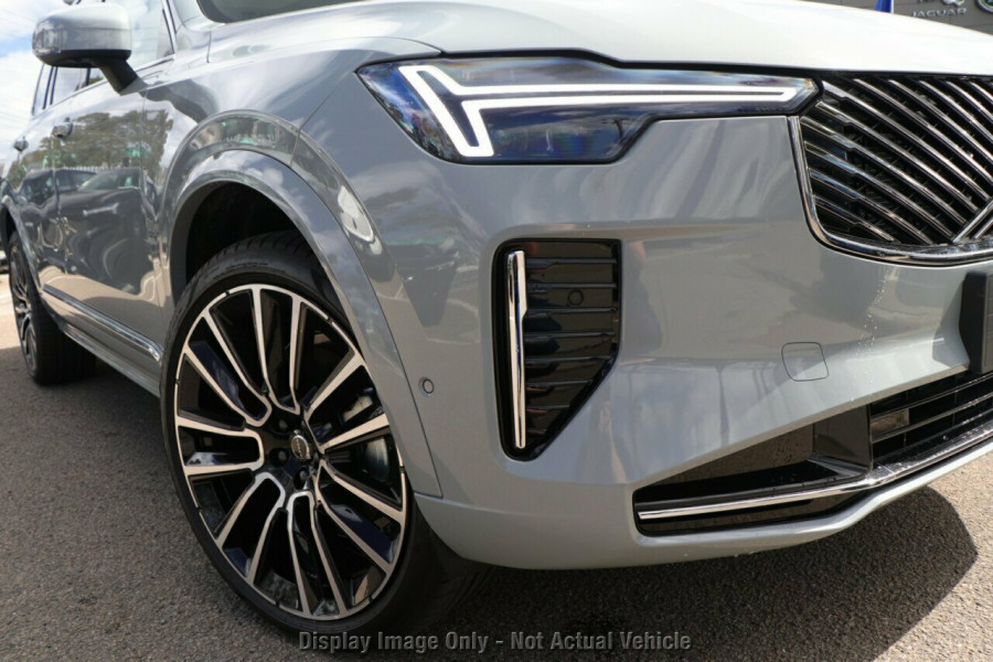 2026 Volvo XC90 L Series Ultra B5 Dark SUV Image 2