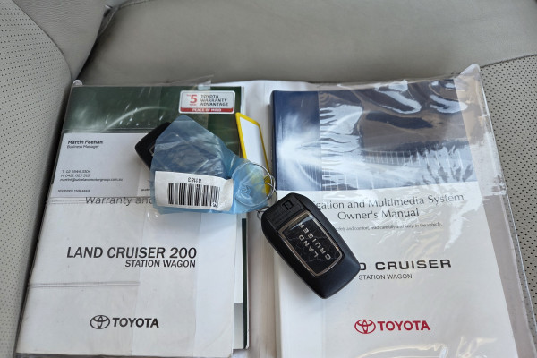 2019 Toyota LandCruiser VDJ200R VX SUV Image 25