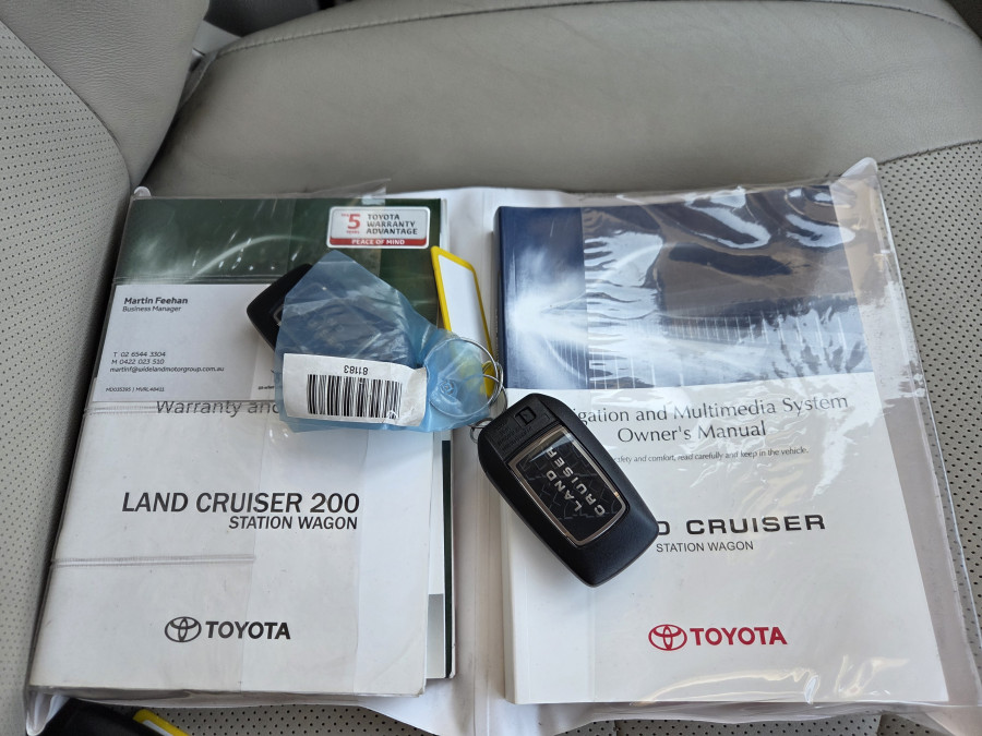 2019 Toyota LandCruiser VDJ200R VX SUV Image 25