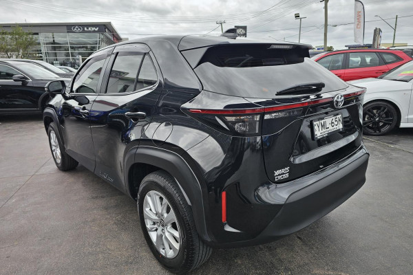 2022 Toyota Yaris Cross MXPB10R GX SUV Image 5
