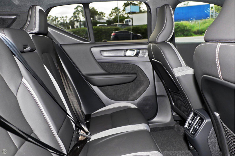 2024 MY25 Volvo EX40 No Series Ultra Single Motor Extended Range SUV Image 9