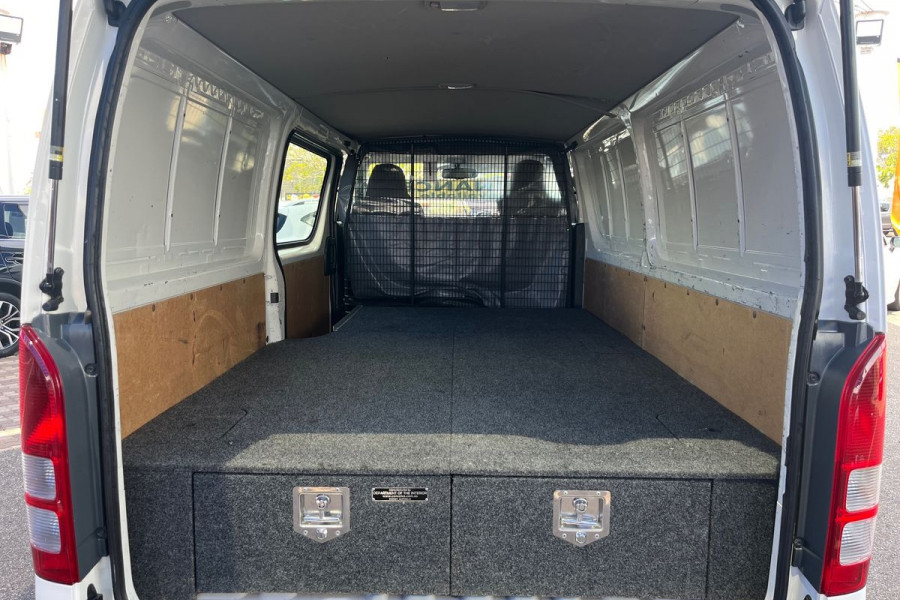 2017 MY19 Toyota HiAce LWB Van LWB Van Image 20