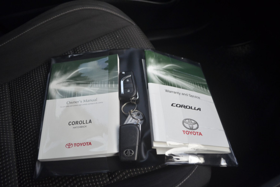2016 Toyota Corolla ZR Hatchback Hatch Image 22