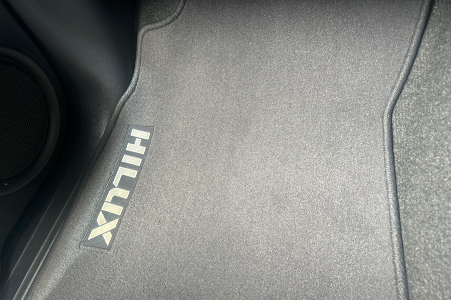 2022 Toyota HiLux GUN126R Rogue Double-Cab Pick-Up Image 36