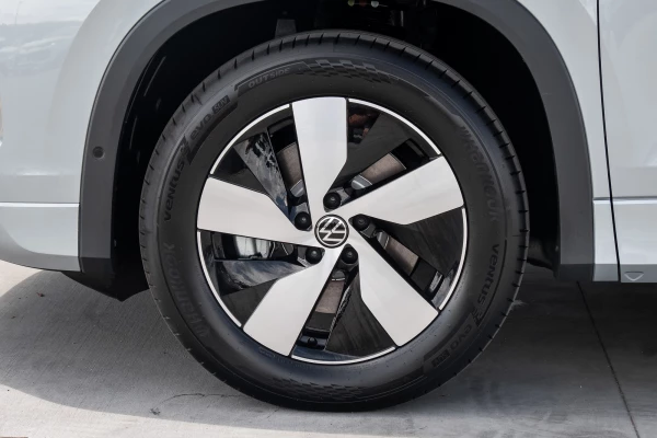 2026 Volkswagen Tayron R4 110TSI Life SUV Image 22