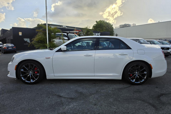 2017 Chrysler 300 LX SRT Sedan Image 10