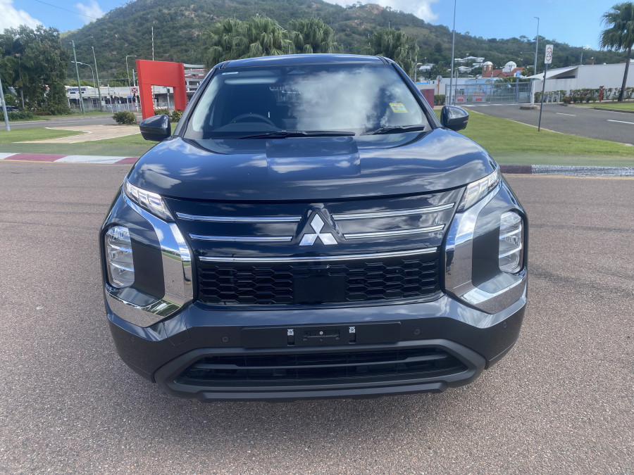 2025 MY26 Mitsubishi Outlander ZM ES SUV Image 2