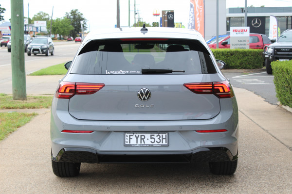 2025 Volkswagen Golf 8.5 110TSI R-Line Hatch Image 5