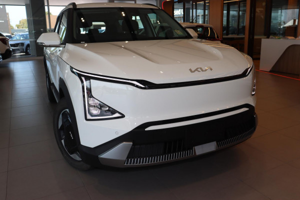 2026 Kia EV5 OVc Air Standard Range SUV Image 4