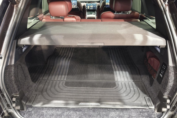 2024 MY25 Land Rover Range Rover L460 P460e Autobiography SUV Image 19