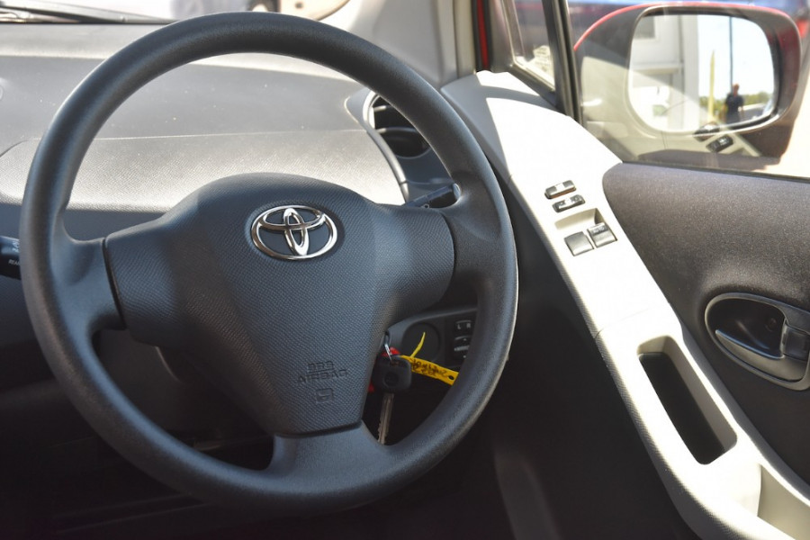 2006 Toyota Yaris NCP90R YR Hatchback Image 9