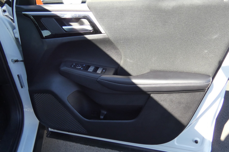 2022 Mitsubishi Outlander ZM MY23 ES 7 SEAT 2WD SUV Image 15