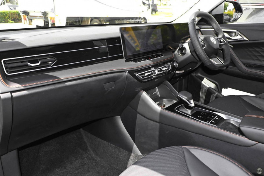 2024 MG HS SUV Image 6