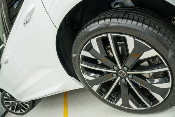 2025 MY26 Volvo XC60 UZ Plus T8 Plug-in Hybrid Dark SUV Image 4