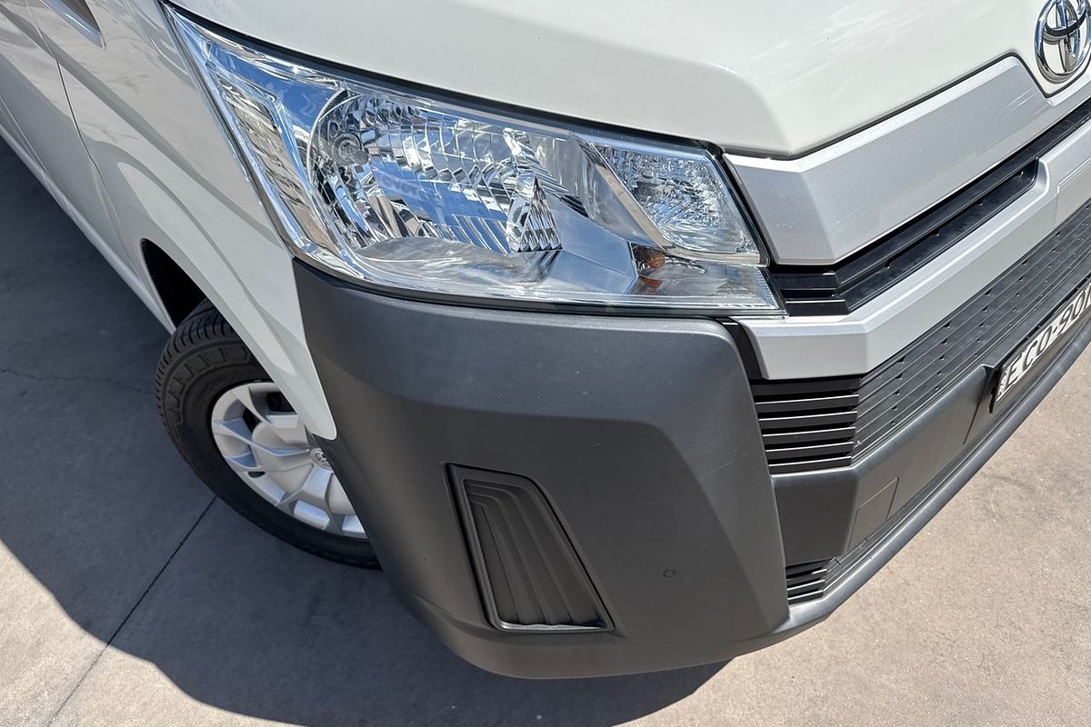 2019 Toyota HiAce GDH300R Commuter Van Image 2
