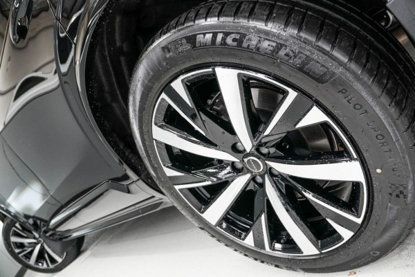 2025 MY26 Volvo XC90 L Series Ultra B5 Dark SUV Image 4