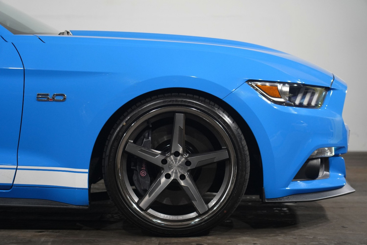 2017 Ford Mustang Fastback Gt 5.0 V8 Coupe Image 5