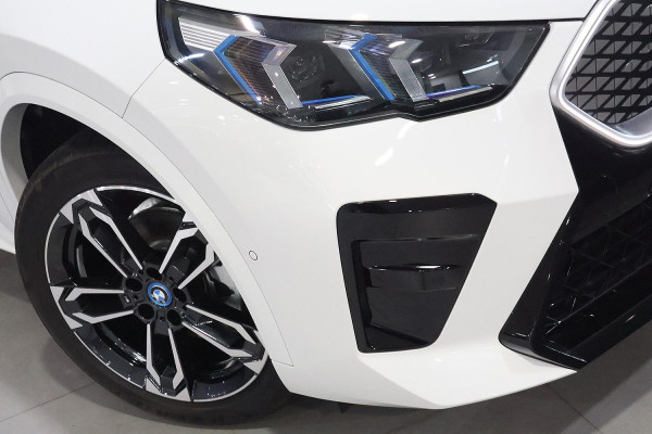 2024 BMW iX2 U10 eDrive20 M Sport SUV image 2