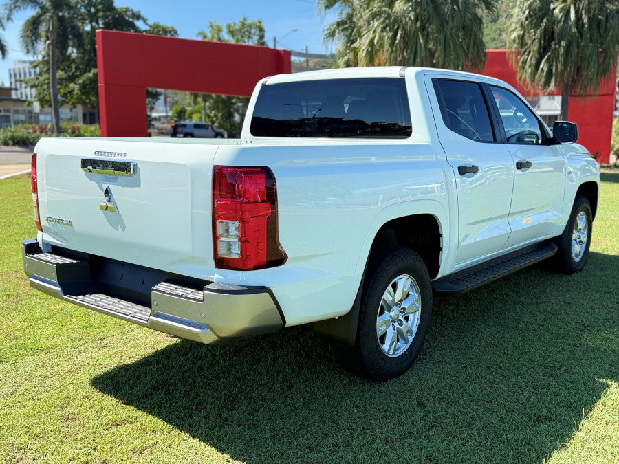 2026 Mitsubishi Triton MV GLX+ Ute Image 7