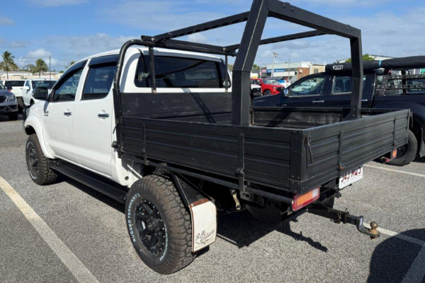 2013 MY14 Toyota HiLux SR5 Double Cab Pickup Image 2