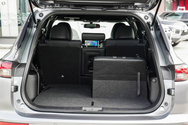 2025 Mitsubishi Outlander ZM LS SUV Image 6
