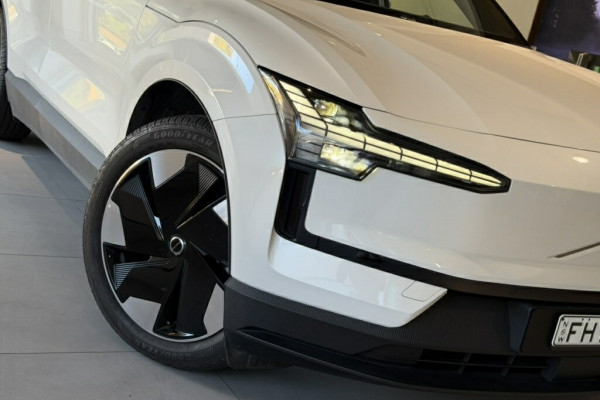 2024 Volvo EX30  Single Motor Extended Range Plus SUV Image 2