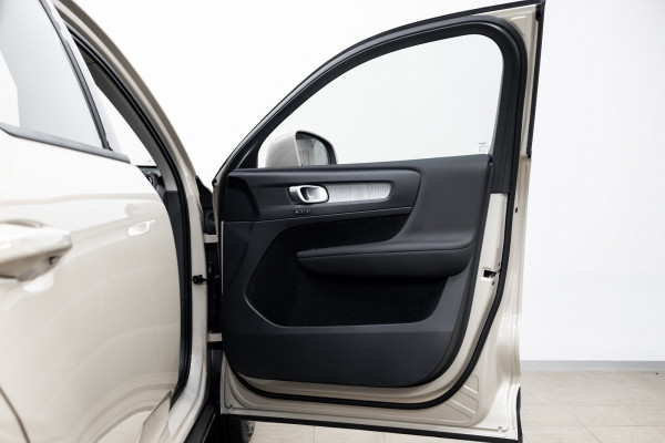 2026 Volvo XC40 XZ Plus B4 SUV Image 9