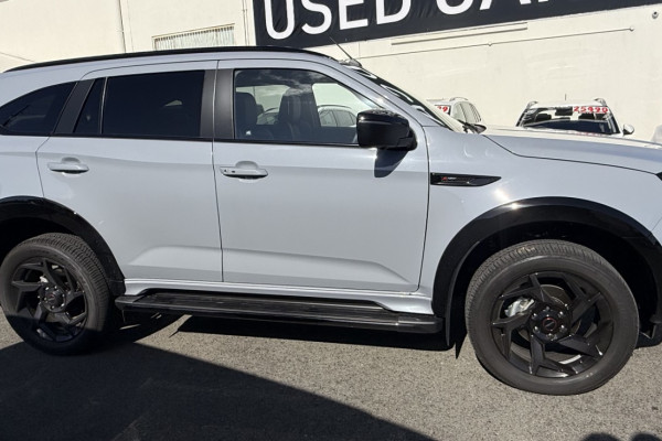 2026 Isuzu MU-X RJ X-TERRAIN SUV Image 11