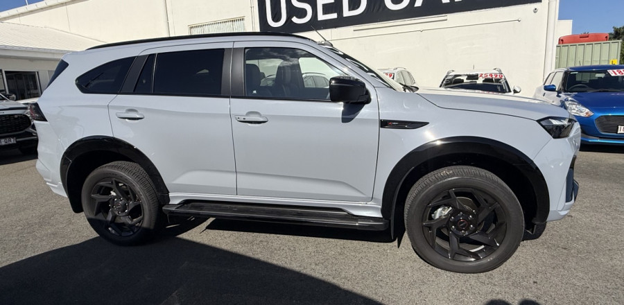 2026 Isuzu MU-X RJ X-TERRAIN SUV Image 11