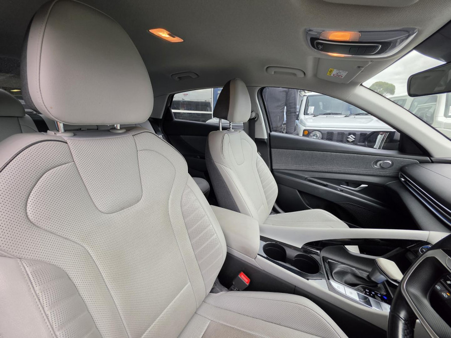 2021 Hyundai i30 CN7.V1 Elite Sedan Image 12