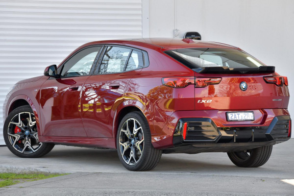 2024 BMW iX2 U10 eDrive20 M Sport SUV image 2
