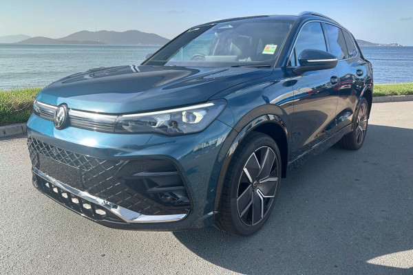 2026 MY25 Volkswagen Tiguan CT 195TSI R-Line SUV Image 4