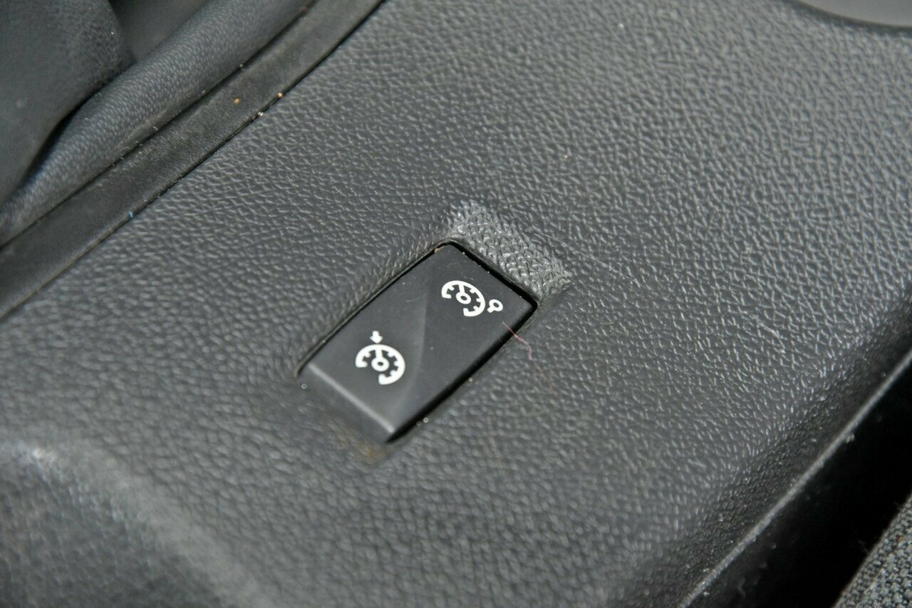 2012 Renault Megane III B32 MY12 Dynamique Hatch Image 12