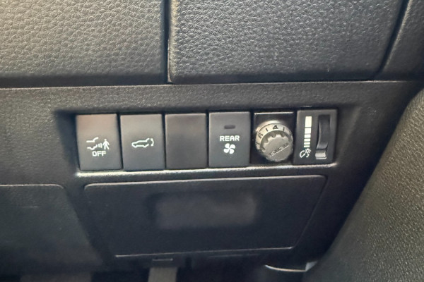 2022 MY23 Isuzu MU-X RJ LS-T SUV Image 19