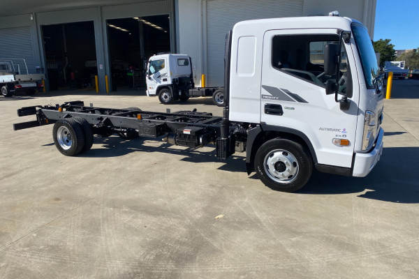 2023 Hyundai Ex8 Mighty Cab Chassis Image 5